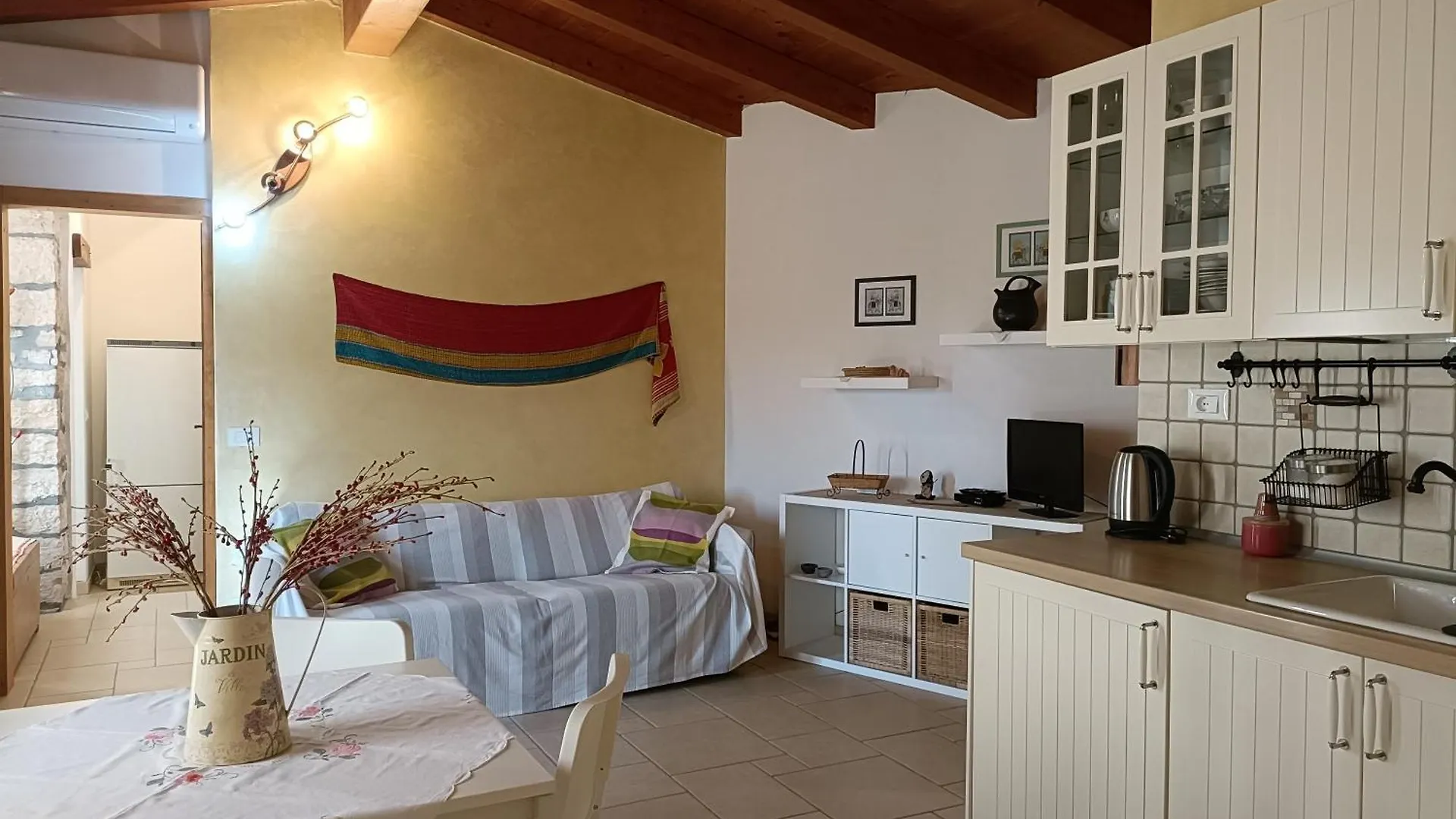 Casetta Con Giardino E Portico Galizana